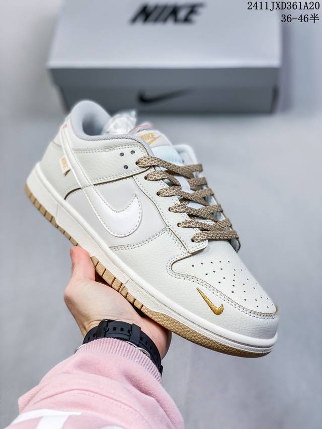 公司级带半码耐克nike Sb Zoom Dunk Low 板鞋 系列经典百搭休闲运动板鞋 鞋舌的填充，使舒适性大大提升，同时也更方便穿脱中底部分则加入了脚感柔