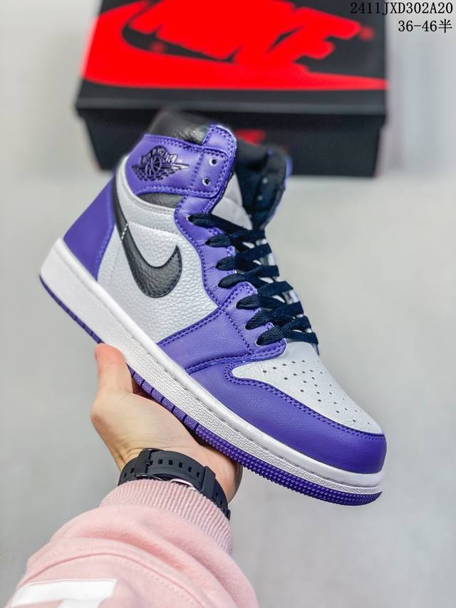 真标带半码 耐克 Nike Air Jordan 1 Retro High Og 乔丹一代篮球鞋复刻运动鞋 皮面高帮板鞋的设计灵感源自运动夹克，带你重温入选球队