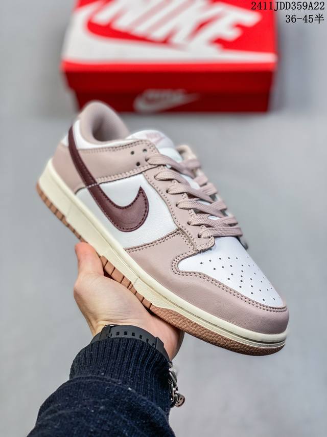 耐克 Nike Sb Dunk Low Pro 男女同款运动鞋复古板鞋，尽情迈步，彰显个性风采。采用柔软皮革鞋面，经久耐穿，塑就如元年款 Dunk 般的复古质感