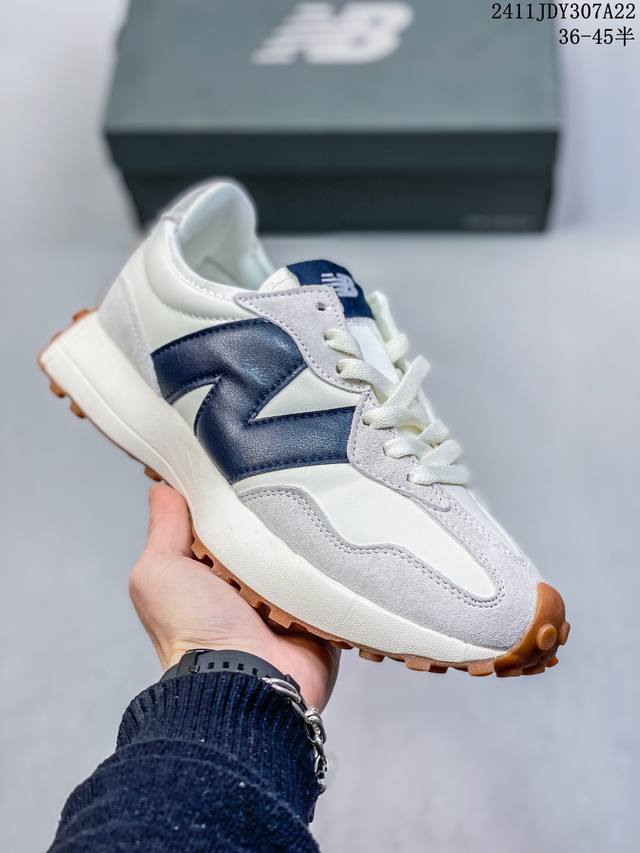 真标 Nb 新百伦 New Balance 327系列复古休闲运动慢跑鞋时尚男女运动鞋 以更纯粹的复古风格设计打造的全新造型 侧身还以解构设计，将 N 字标志以