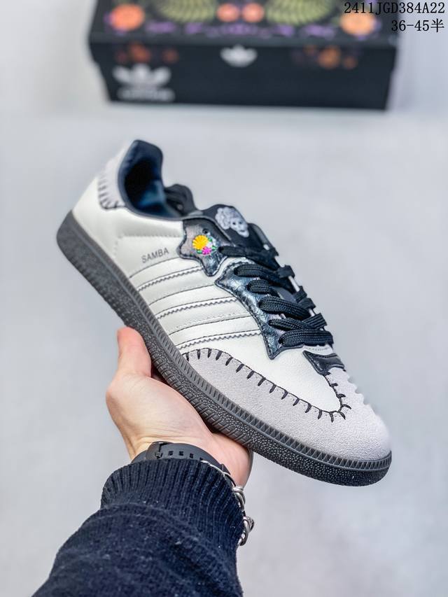 德训鞋 Adidas Originals Samba Og Shoes 经典运动鞋小白鞋 T头鞋 男女板鞋 彰显休闲摩登风情的时尚经典鞋。它诞生于50年代的足球