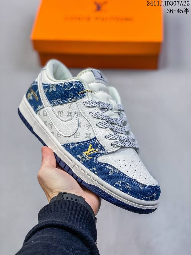 公司级带半码耐克nike Sb Zoom Dunk Low 板鞋 系列经典百搭休闲运动板鞋 鞋舌的填充，使舒适性大大提升，同时也更方便穿脱中底部分则加入了脚感柔