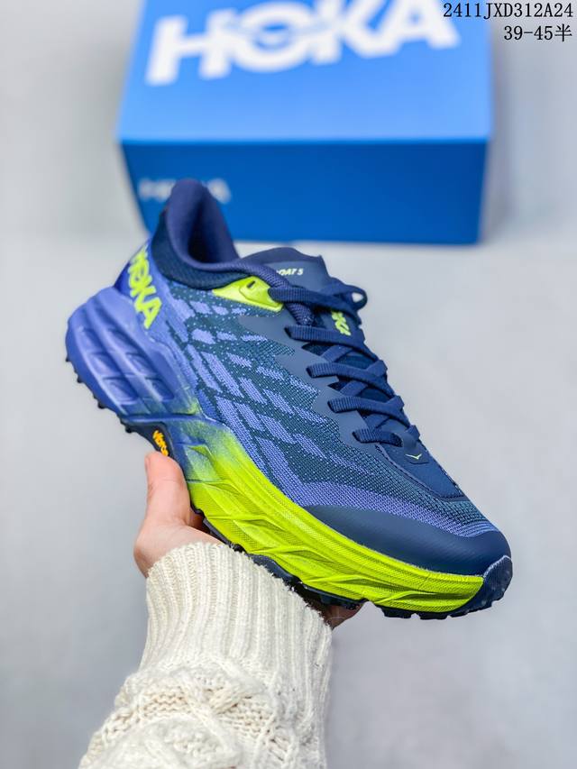 公司级小红书推荐hoka M Speedgoat 5全新配色 这个品牌来自于新西兰的毛利语，Hoka表示大地，One One表示飞越，连起来就是飞越地平线，On