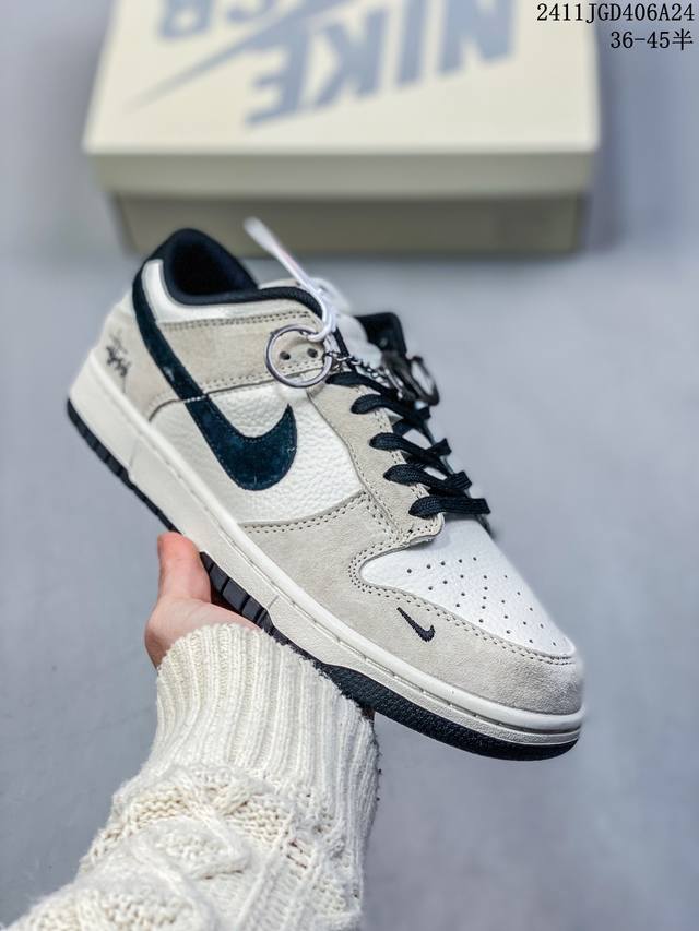 真标带半码耐克nike Sb Zoom Dunk Low 板鞋 系列经典百搭休闲运动板鞋 鞋舌的填充，使舒适性大大提升，同时也更方便穿脱中底部分则加入了脚感柔软