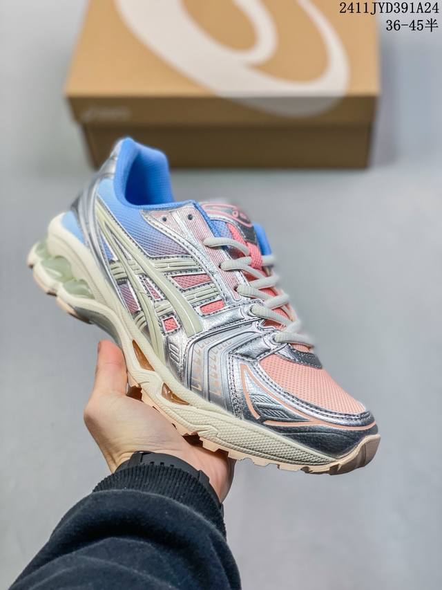 Asics Gel-Kayano 14 亚瑟士经典跑鞋 如今机能风和户外风吹得正劲，便是主打“Urban Outdoor机能越野风格”，城市和户外场景都能轻松应