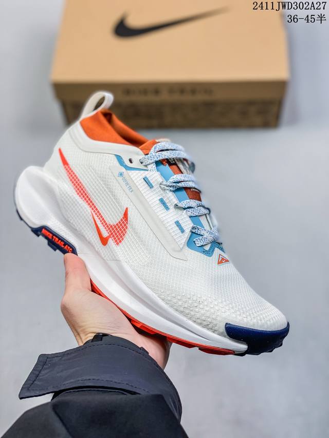 公司级nike Reactx Pegasus Trail 5 Next Nature 越野跑步鞋 登月兼顾迅疾外观和稳固脚感 后跟覆面和中足动态支撑巧妙融合 缔