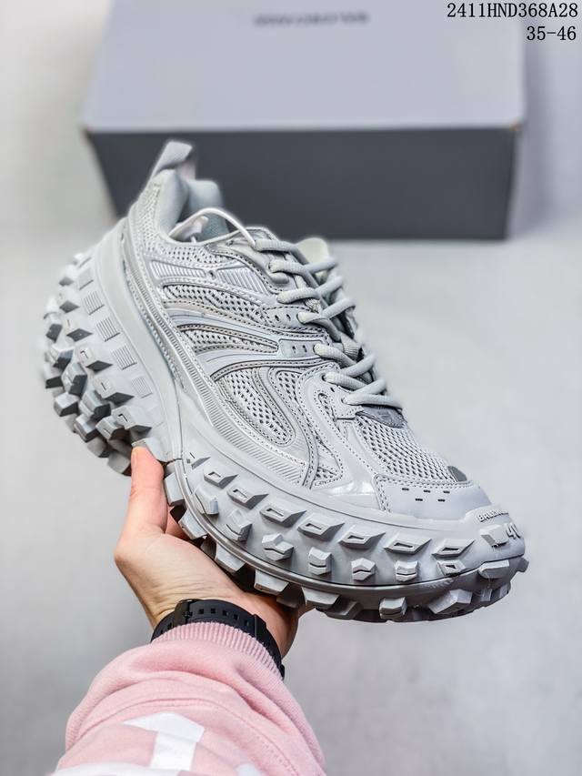 Balenciagac 巴黎世家 Defender 低帮 白色 轮胎鞋时尚夏古做旧低邦老爹鞋 不含皮革运动休闲鞋，尼龙和网布材质，磨损效果，夸张轮胎花纹鞋底，5