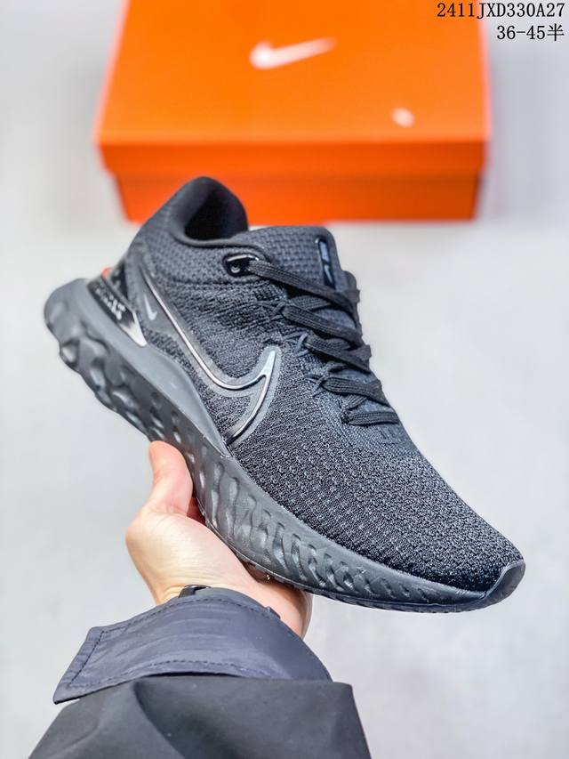 公司级nk Zoomx Invincible Run Flyknit Fk3 不可战胜3代系列轻量飞织低帮休闲运动慢跑鞋 Do9496 此鞋专为短跑运动员而生，