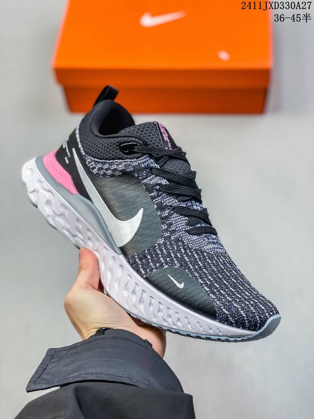 公司级nk Zoomx Invincible Run Flyknit Fk3 不可战胜3代系列轻量飞织低帮休闲运动慢跑鞋 Do9496 此鞋专为短跑运动员而生，