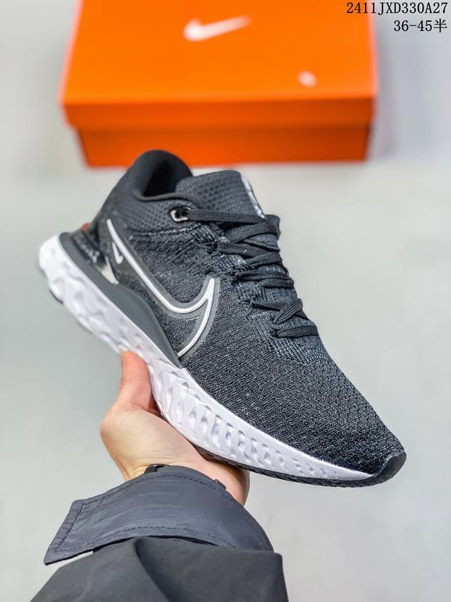 公司级nk Zoomx Invincible Run Flyknit Fk3 不可战胜3代系列轻量飞织低帮休闲运动慢跑鞋 Do9496 此鞋专为短跑运动员而生，