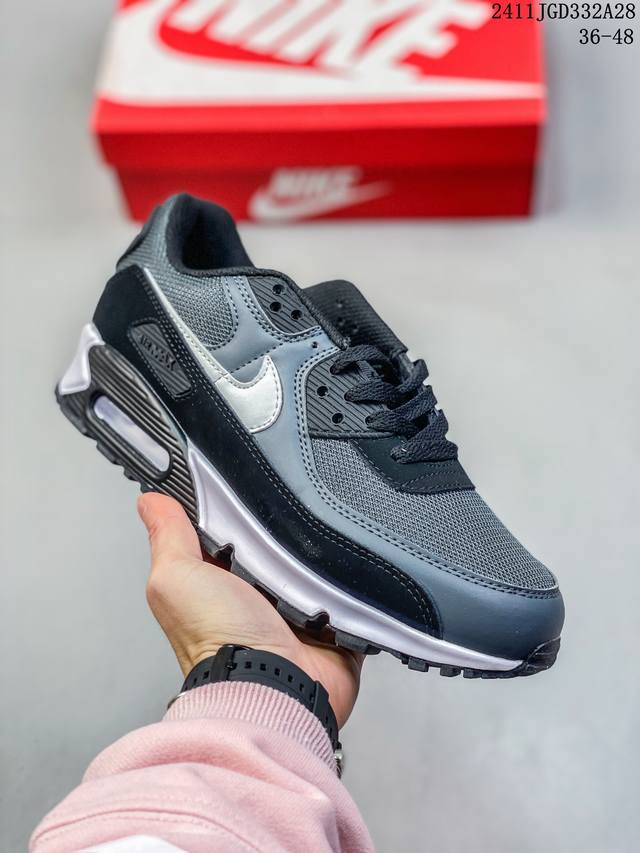 Nike耐克运动鞋 Air Max 90 健身运动跑鞋休闲鞋 复古风十足！Air Max 90 作为 Nike 旗下最经典的鞋型之一，凭借着百搭的造型，获得众多