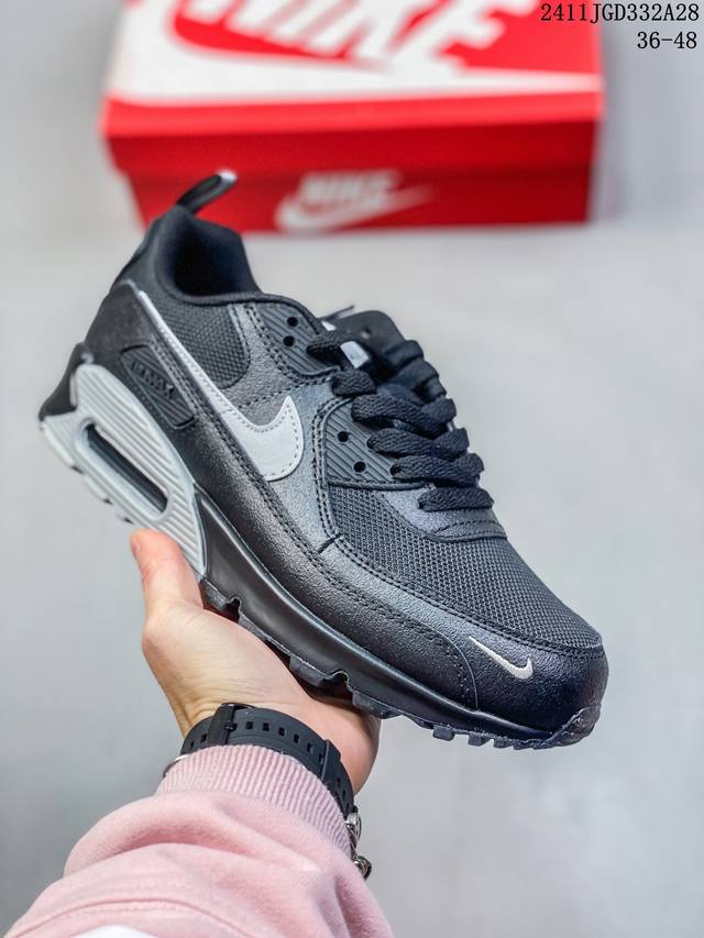 Nike耐克运动鞋 Air Max 90 健身运动跑鞋休闲鞋 复古风十足！Air Max 90 作为 Nike 旗下最经典的鞋型之一，凭借着百搭的造型，获得众多