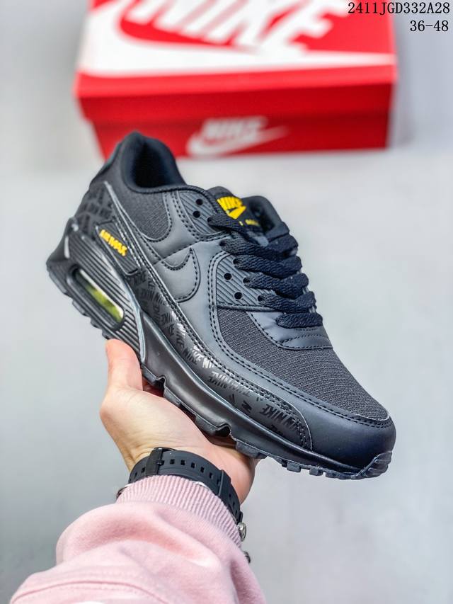 Nike耐克运动鞋 Air Max 90 健身运动跑鞋休闲鞋 复古风十足！Air Max 90 作为 Nike 旗下最经典的鞋型之一，凭借着百搭的造型，获得众多