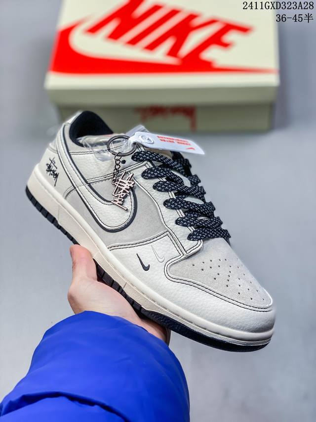 公司级带半码耐克nike Sb Zoom Dunk Low 板鞋 系列经典百搭休闲运动板鞋 鞋舌的填充，使舒适性大大提升，同时也更方便穿脱中底部分则加入了脚感柔