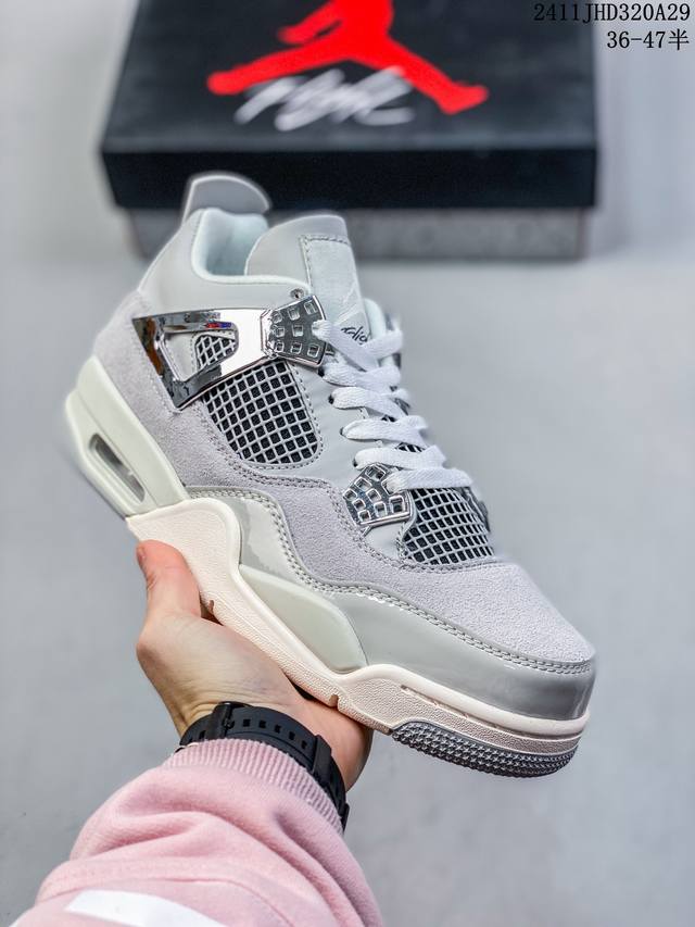 真标 耐克 Nike Air Jordan 4 Retro Og迈克尔 乔丹aj4代乔4 中帮复古休闲运动文化篮球鞋。秉承轻量化的速度型篮球鞋设计思想完成设计，