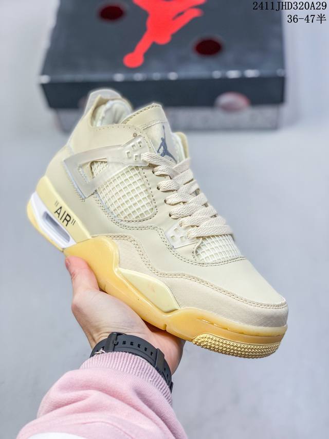 真标 耐克 Nike Air Jordan 4 Retro Og迈克尔 乔丹aj4代乔4 中帮复古休闲运动文化篮球鞋。秉承轻量化的速度型篮球鞋设计思想完成设计，