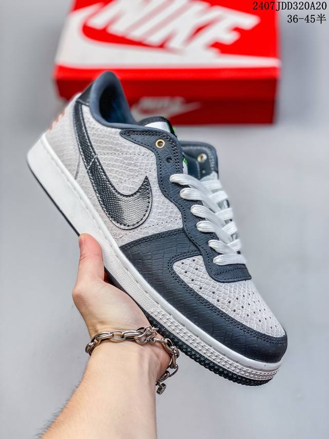 耐克 Nike Terminator Low 耐克终结者系列低帮滑板鞋 黄蓝密歇根 舒适 百搭 防滑耐磨复古板鞋。忠于原版，延续经典。采用耐穿舒适的利落皮革，助