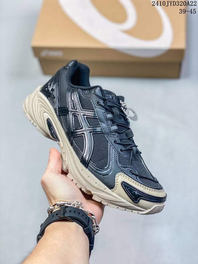 Asics Gel-Kahana Tr V4 亚瑟士户外运动鞋户外运动鞋 脚感非常好透气 户外登山鞋，这双鞋极具户外运动风格设计，大底与中底采用了ahar耐磨橡