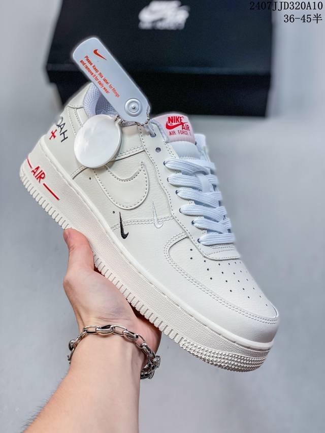 耐克nike Air Force 1 Low 空军一号 Af1 低帮百搭厚底增高休闲运动板鞋。柔软、弹性十足的缓震性能和出色的中底设计，横跨复古与现代的外型结合