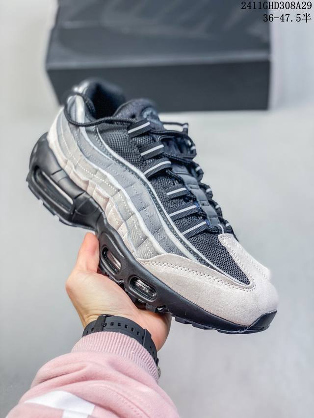 Nike 耐克 Air Max 95 潮流百搭 气垫缓震慢跑鞋 休闲防滑运动鞋！Nike耐克跑步鞋经典透气舒适运动鞋休闲鞋。为了迎接今年的世界地球日，Nike