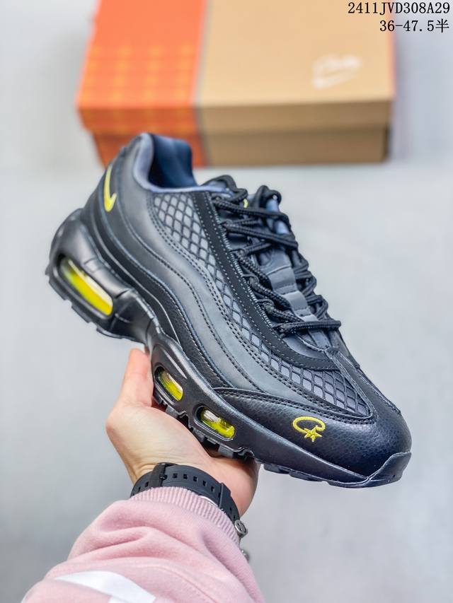 Nike 耐克 Air Max 95 潮流百搭 气垫缓震慢跑鞋 休闲防滑运动鞋！Nike耐克跑步鞋经典透气舒适运动鞋休闲鞋。为了迎接今年的世界地球日，Nike