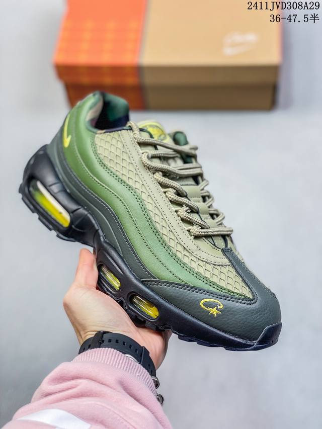 Nike 耐克 Air Max 95 潮流百搭 气垫缓震慢跑鞋 休闲防滑运动鞋！Nike耐克跑步鞋经典透气舒适运动鞋休闲鞋。为了迎接今年的世界地球日，Nike