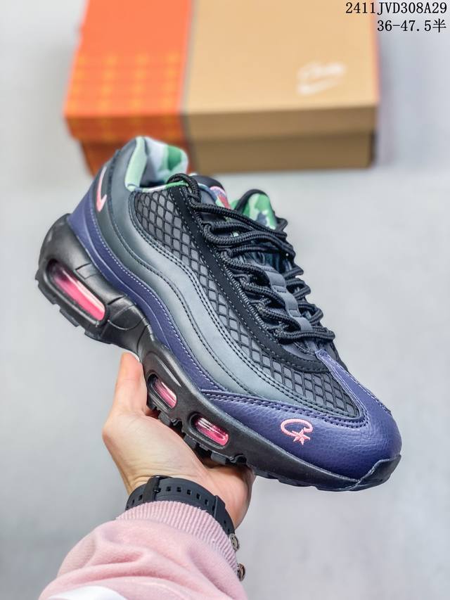 Nike 耐克 Air Max 95 潮流百搭 气垫缓震慢跑鞋 休闲防滑运动鞋！Nike耐克跑步鞋经典透气舒适运动鞋休闲鞋。为了迎接今年的世界地球日，Nike