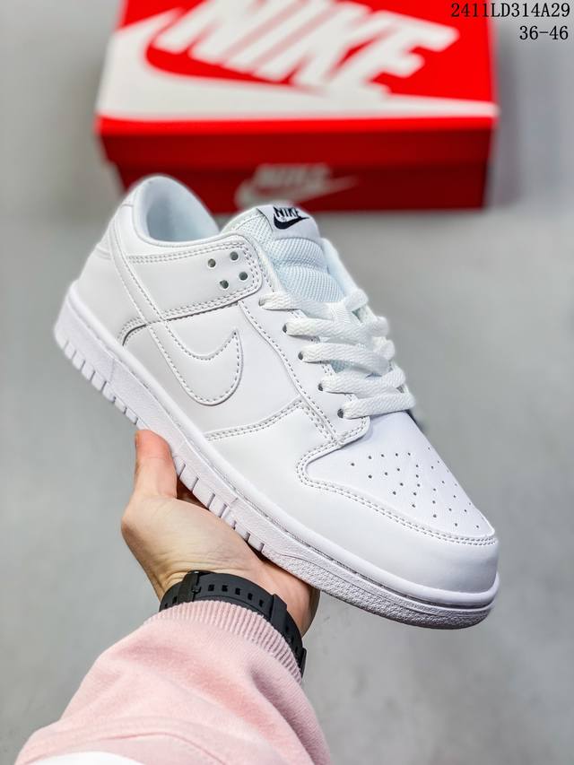 福利特价耐克nike Sb Zoom Dunk Low 板鞋 系列经典百搭休闲运动板鞋 鞋舌的填充，使舒适性大大提升，同时也更方便穿脱中底部分则加入了脚感柔软舒