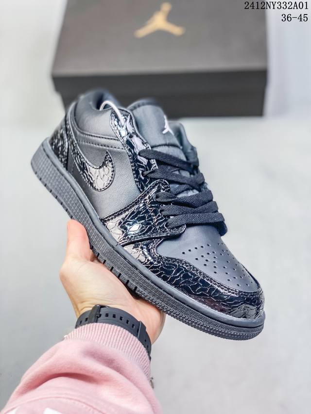 Nike Air Jordan 1 Low Aj1乔1低帮休闲板鞋 同步官方配色 头层皮打造 正确满胶鞋垫 四线拉帮 原厂织唛标 鞋舌高弹海绵填充 官方货号: