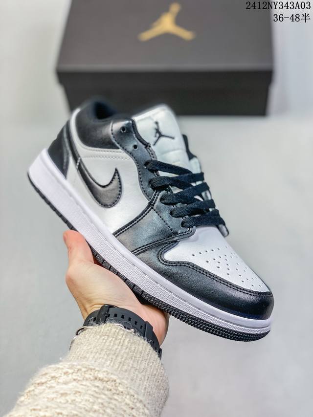 双十二福利特价 耐克 乔丹air Jordan 1 Low Aj1 乔1 低帮复古文化休闲运动篮球鞋 从19 年面世的元年款汲取设计灵感，采用简洁大方的经典外观