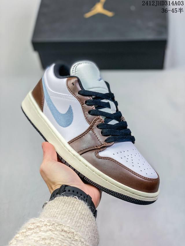 公司级air Jordan 1 Low Aj1乔1低帮休闲板鞋 同步官方配色 官方货号:Fq8156-142 尺码:36 36.5 37.5 38 38.5 3