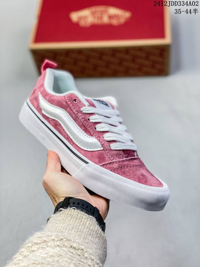 万斯 Vans Knu-Skool Vr3 Lx 面包鞋 坎普尔 茱利安系列低帮复古硫化休闲运动板鞋“肥胖版大logo” 要说整个2024年最为热门的鞋型之一，