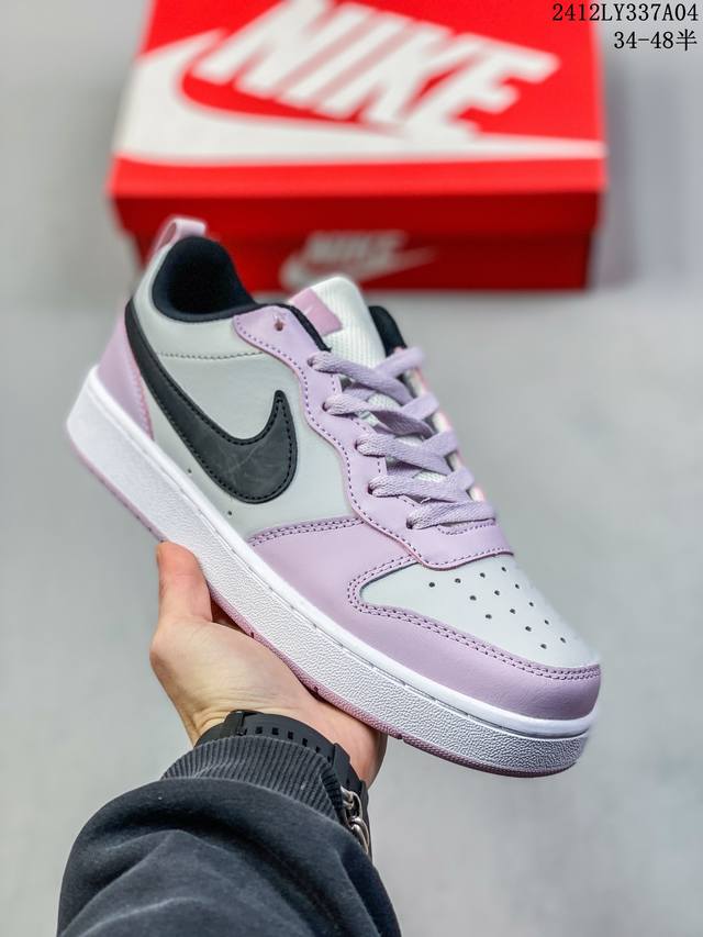 双十二福利特价 耐克nike Air Force 1 Low 空军一号低帮百搭休闲运动板鞋。柔软、弹性十足的缓震性能和出色的中底设计，横跨复古与现代的外型结合，