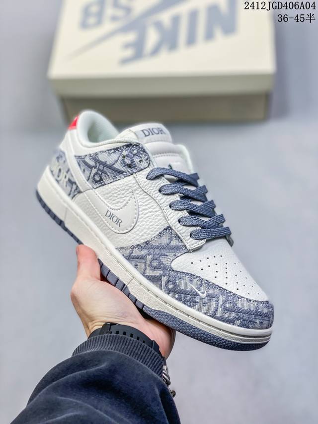 公司级带半码耐克nike Sb Zoom Dunk Low 板鞋 系列经典百搭休闲运动板鞋 鞋舌的填充，使舒适性大大提升，同时也更方便穿脱中底部分则加入了脚感柔