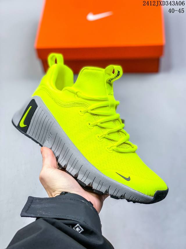 Nike 耐克 Nike Free Metcon 6 训练鞋，在训练中解锁无限可能。 该训练鞋加大前足柔韧灵活性，并以泡绵加固后跟， 有助于在跳跃训练和有氧课程