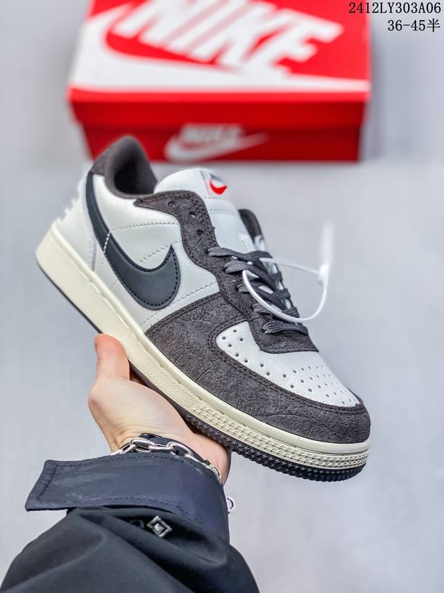 耐克 Nike Terminator Low 耐克终结者系列低帮滑板鞋 黄蓝密歇根 舒适 百搭 防滑耐磨复古板鞋。忠于原版，延续经典。采用耐穿舒适的利落皮革，助