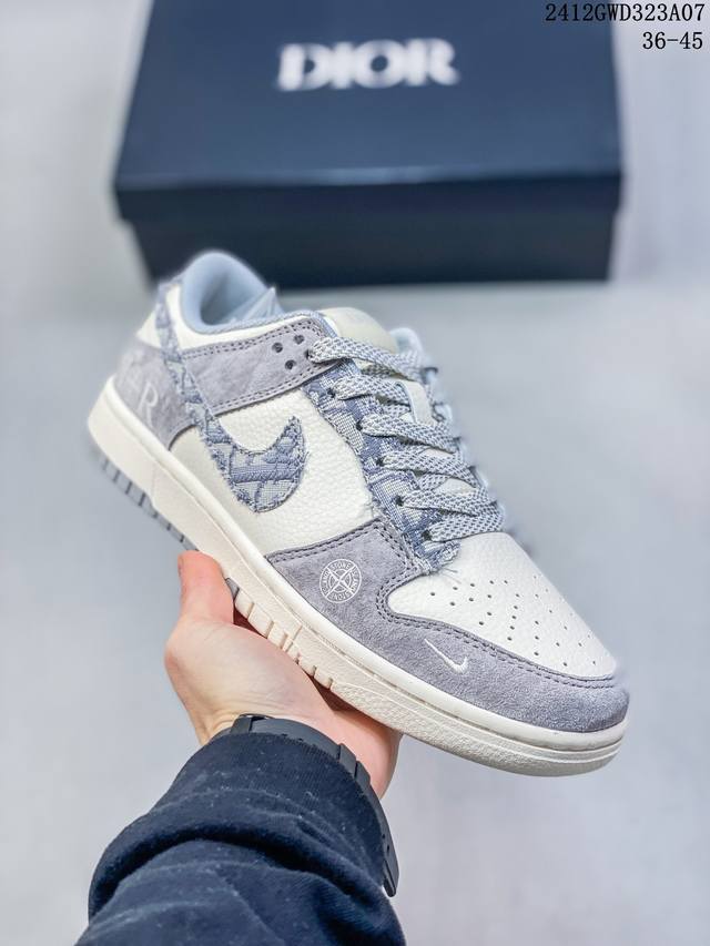 海外爆款限量发售！公司级 Nike Sb Dunk Low“迪奥x石头岛三方联名 织布米灰灰勾” 周年高端定制 低帮休闲板鞋 定制鞋盒 大厂纯原品质出货 超高清