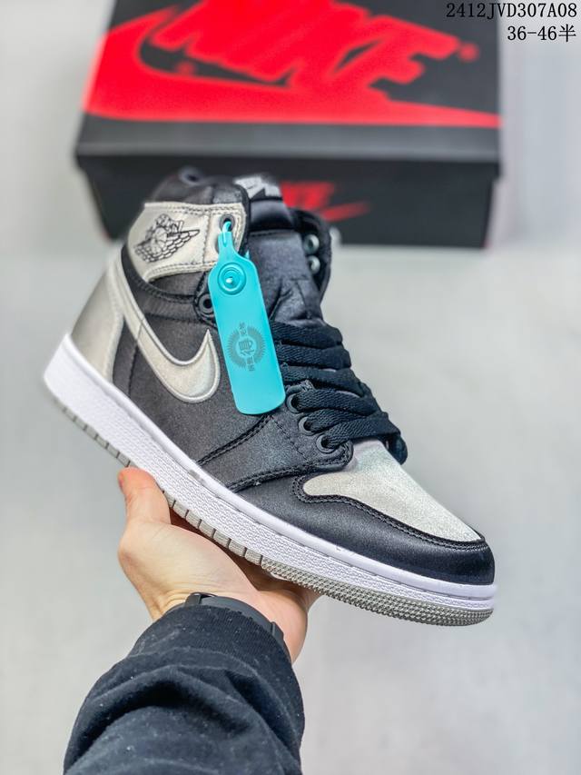 公司级 耐克 男女同款运动板鞋 Nike Air Jordan 1 Retro High Og 乔丹一代aj1 乔1 Aj1 篮球鞋复刻运动鞋。皮面高帮板鞋的设