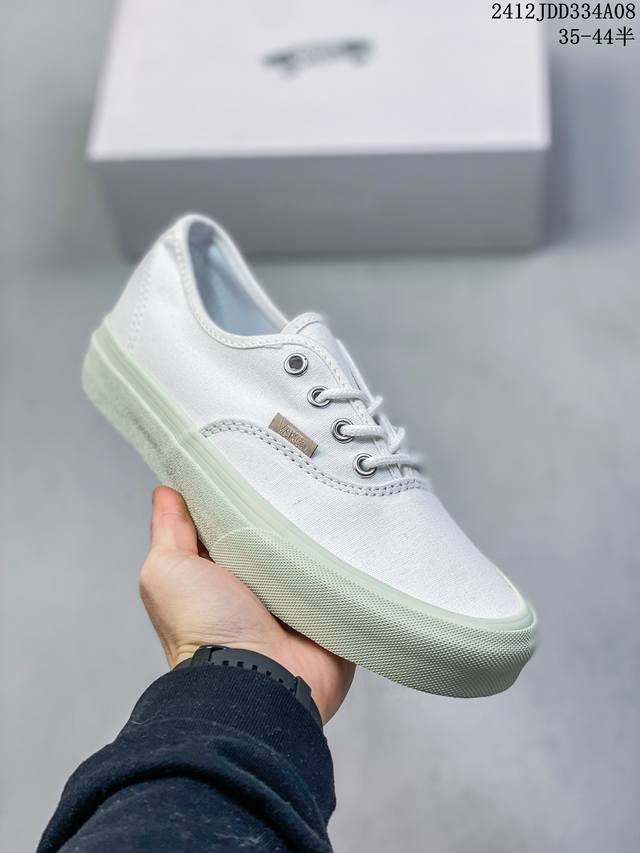 Vault By Vans X Jjjjound Authentic 笫三次携手共创作全新联名 将标志性极简主义设计融入到更多vans经典鞋型，Mid,Auth