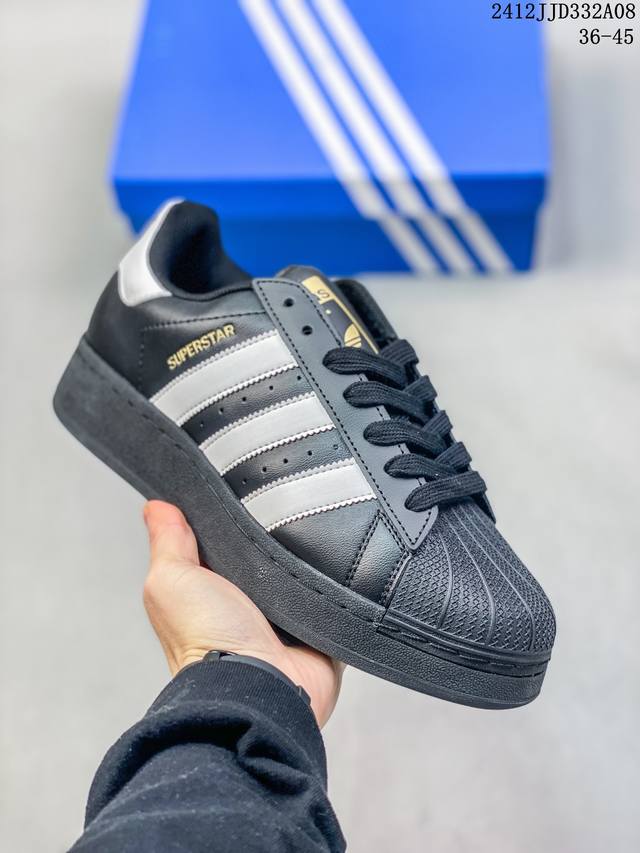 阿迪达斯 Adidas 三叶草 Gazelle Bold复古怀旧风厚底增高运动板鞋潮。阿迪达斯万年不败的人气鞋款gazelle ，以三层厚磅鞋底设计。一层层的堆