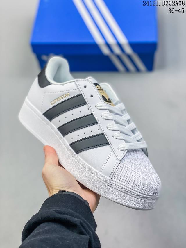 阿迪达斯 Adidas 三叶草 Gazelle Bold复古怀旧风厚底增高运动板鞋潮。阿迪达斯万年不败的人气鞋款gazelle ，以三层厚磅鞋底设计。一层层的堆