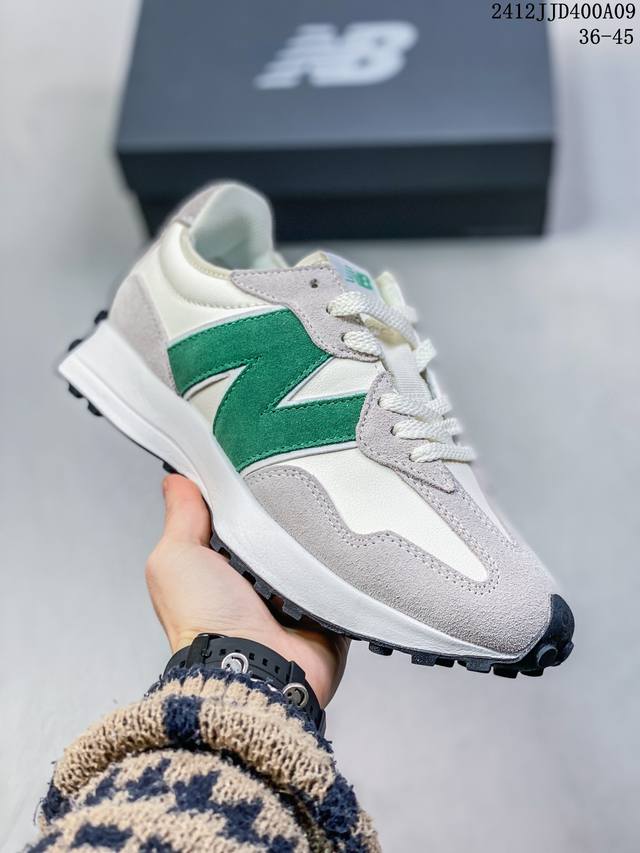 New Balance Ms327 复古休闲运动慢跑鞋 以更纯粹的复古风格设计打造的全新造型 侧身还以解构设计 将 N 字标志以做旧压花样式呈现 官方货号:Ws