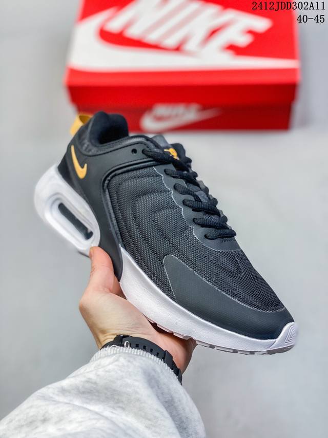 耐克air Max Correlate 男女子气垫缓震耐磨运动鞋时尚潮流休闲透气跑步鞋 选用网眼鞋面，脚感舒适透气。鞋舌、鞋侧及后跟处饰有品牌标识，简约大气又时