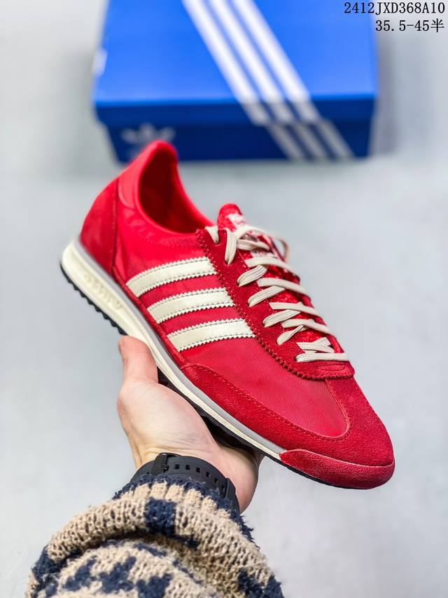 Adidas Originals Sl 72Rs 超轻便透气复古慢跑鞋 鞋头的设计饱满圆润 鞋面是翻毛皮和尼龙材质结合 上脚舒适柔软 橡胶大底非常耐磨防滑 包裹