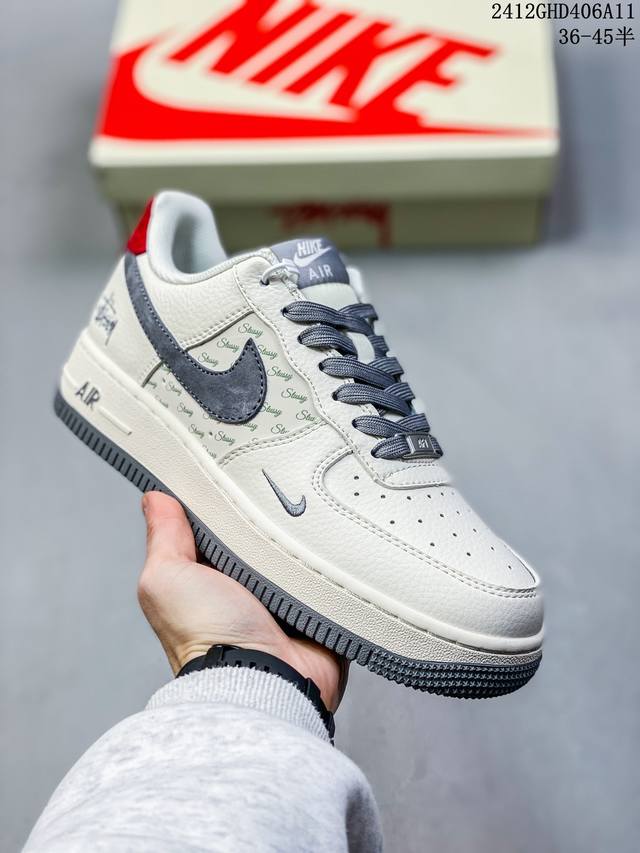 公司级耐克nike Air Force 1 Mid 07 空军一号低帮百搭休闲运动板鞋。柔软、弹性十足的缓震性能和出色的中底设计，横跨复古与现代的外型结合，造就