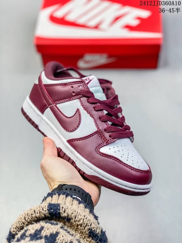 真标带半码耐克nike Sb Zoom Dunk Low 板鞋 系列经典百搭休闲运动板鞋 鞋舌的填充，使舒适性大大提升，同时也更方便穿脱中底部分则加入了脚感柔软