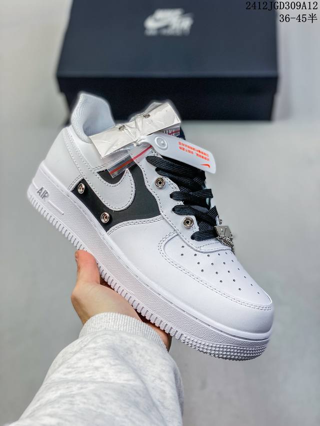 真标耐克nike Air Force 1 Mid 07 空军一号低帮百搭休闲运动板鞋。柔软、弹性十足的缓震性能和出色的中底设计，横跨复古与现代的外型结合，造就出