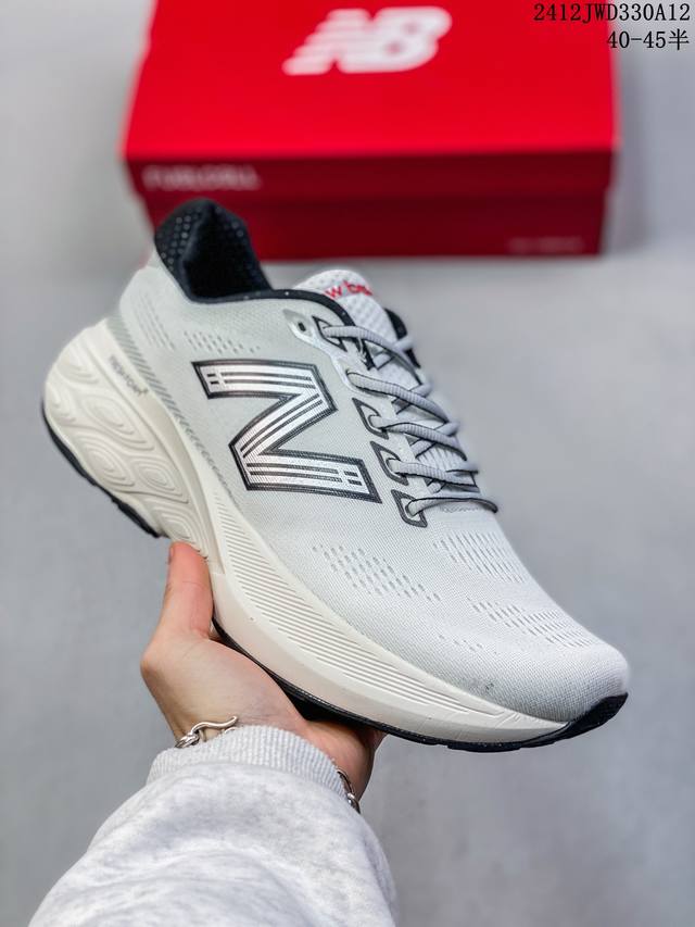 公司级新百伦new Balance W880系列复古老爹风休闲运动慢跑鞋 880系列是new Balance的次顶级缓震跑鞋，脚感软弹舒适，缓震性和稳定性都不错