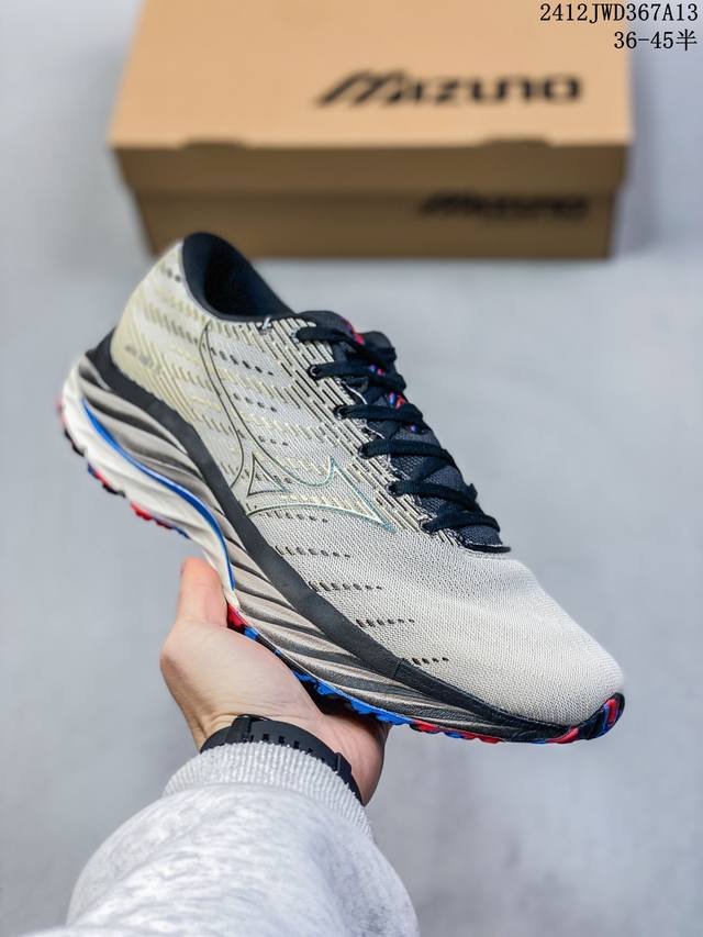 Mizuno Wave Rider 26舒适慢跑织物低帮 碳板 休闲跑步鞋，Rider 26采用了舒适而透气的网布材质，提供了良好的穿着，这款鞋子的缓冲充足，特