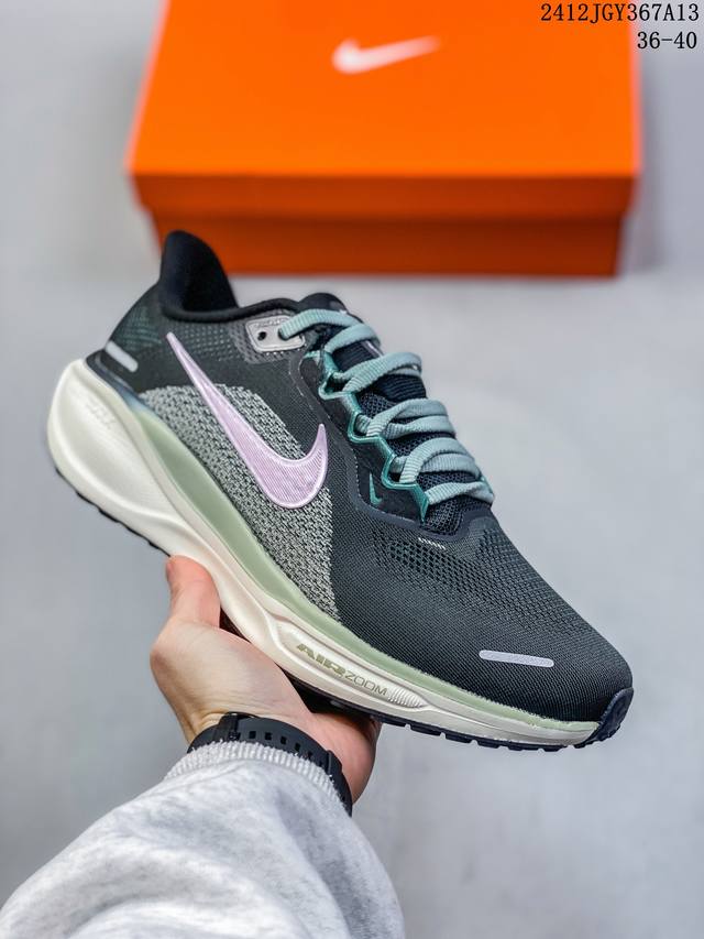 Nike Pegasus 41时尚舒适減震防滑透气低帮跑步鞋男款黑白色鞋面采用舒适的网纱网面，上脚透气又舒适大底采用耐磨且抓地力十足的橡胶打造入手价，价格也是不